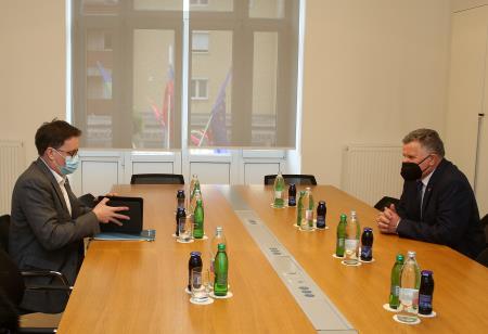 VLADA NA OBISKU V CERKNICI 061 FOTO LJUBO VUKELIČ